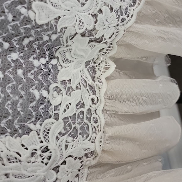 Amite Top in Size Large - Picture 3 of 4